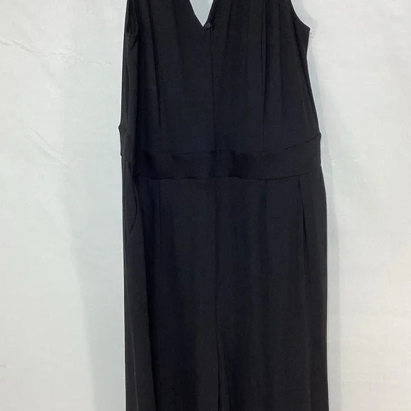 NWT Size 2 Torrid Black V-Neck Sleeveless Jumpsuit - Picture 4 of 11